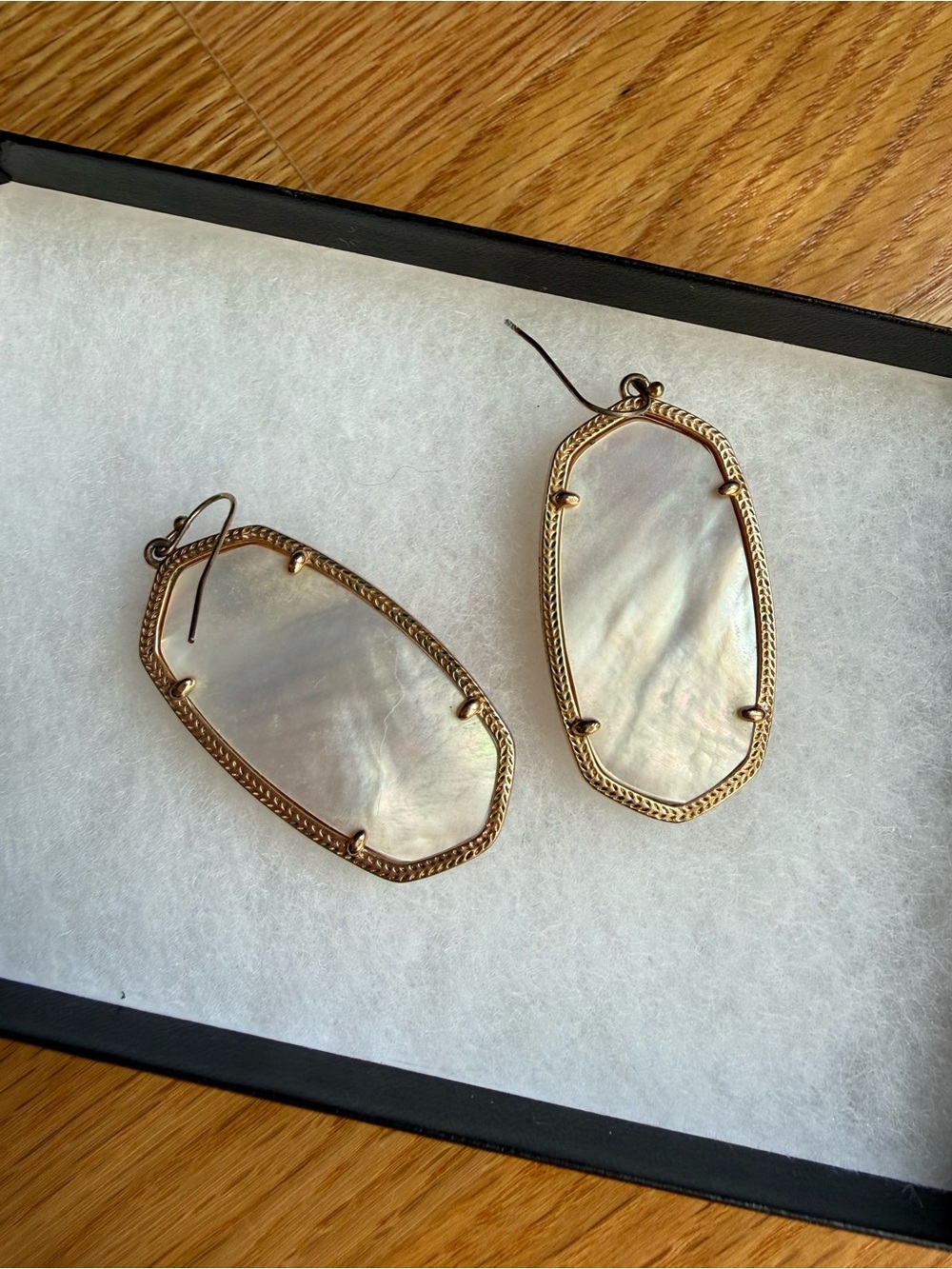 Kendra Scott Rose Mother of Pearl Drop Earrings - Picture 2 of 2